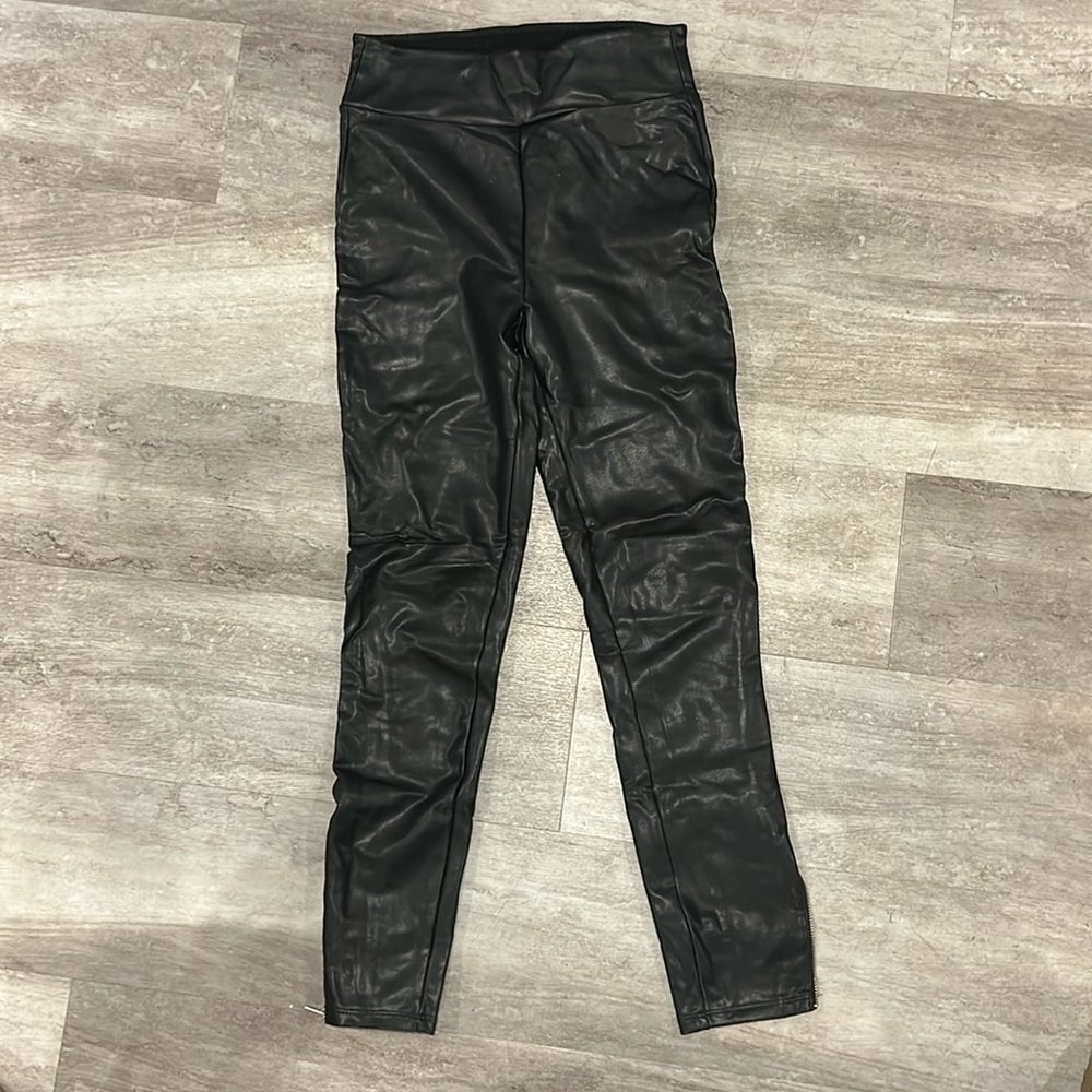 Abercrombie and fitch size XS black leather leggings with ankle zippers